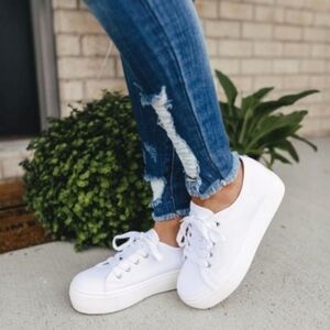 Steve Madden Mayra / Myra Lace Up Canvas Platforms in White & Off White Size 9